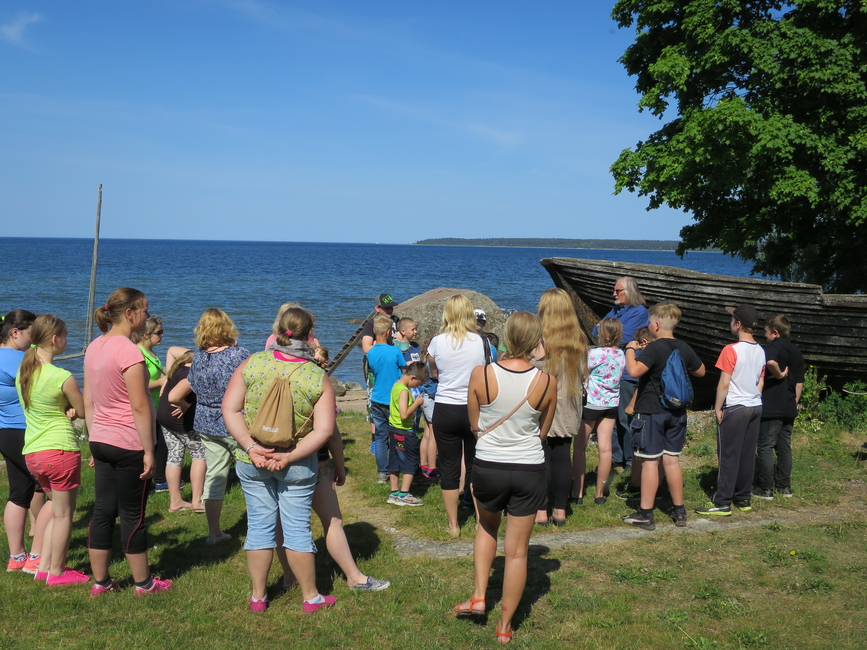 Aarne Vaik oma kuulajaskonnaga 