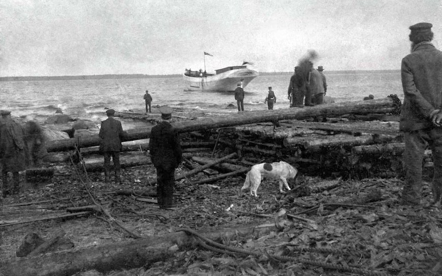 Egmundi vettelaskmine majaka alt platsilt