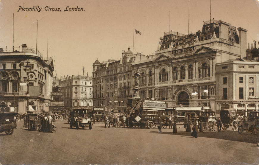 London / Piccadilly Circus Allikas: Aarne Vaigu erakogu