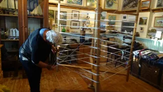 Käsmu Meremuuseum - 03.02.2026 Käsmu Liisud käärivad kangast kunstitoas