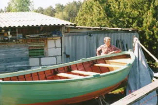 Käsmu Meremuuseum - 1996 paat on valmis, meister Harri Sansdröm