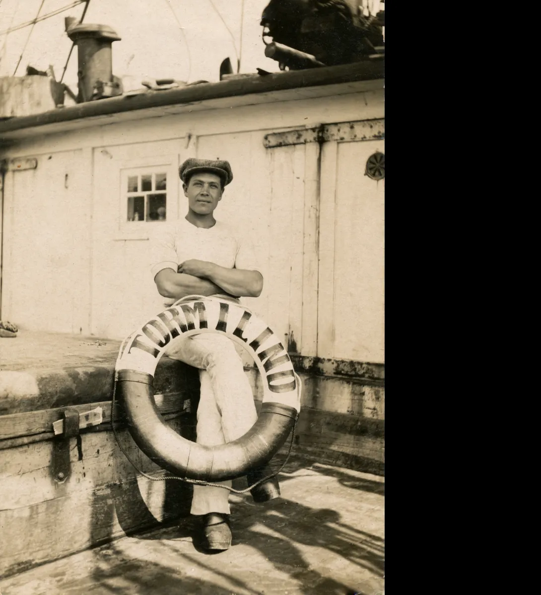 Tormilinnu madrus päästerõngaga