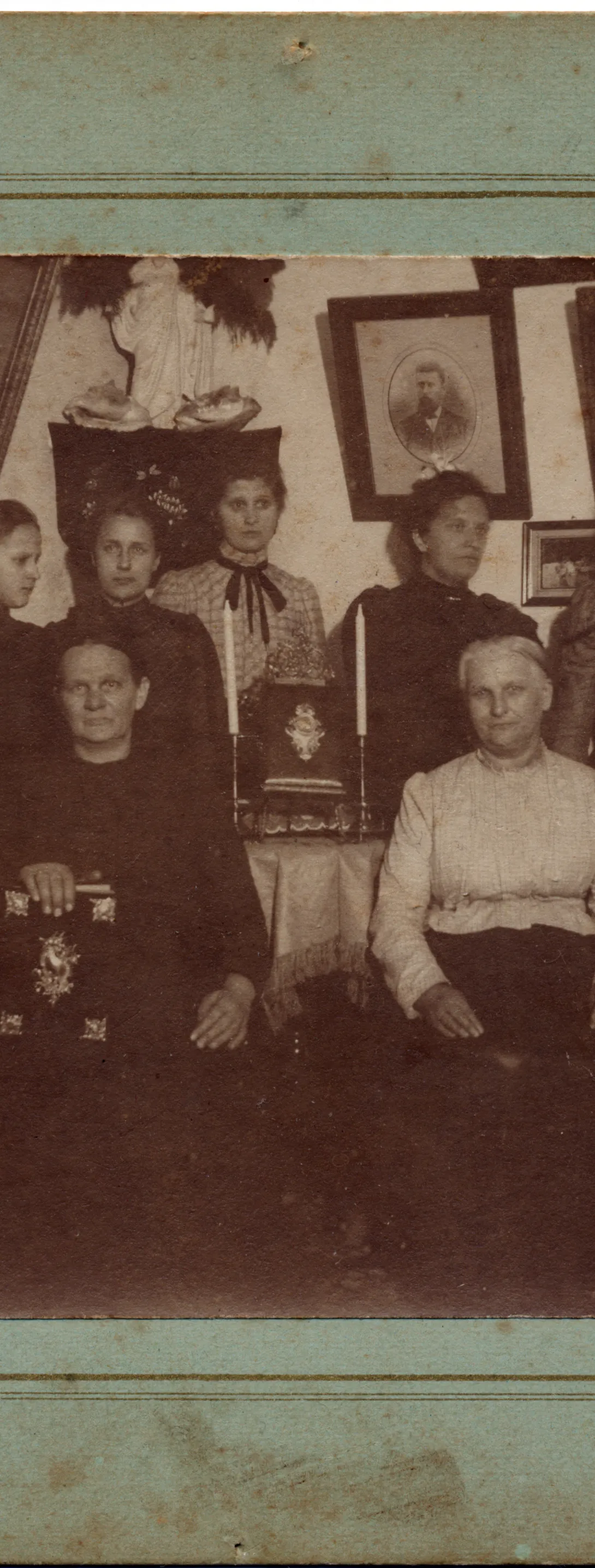 Käsmu Meremuuseum - Perekond Kristenbruni naispere, emad, tütred, minijad ...